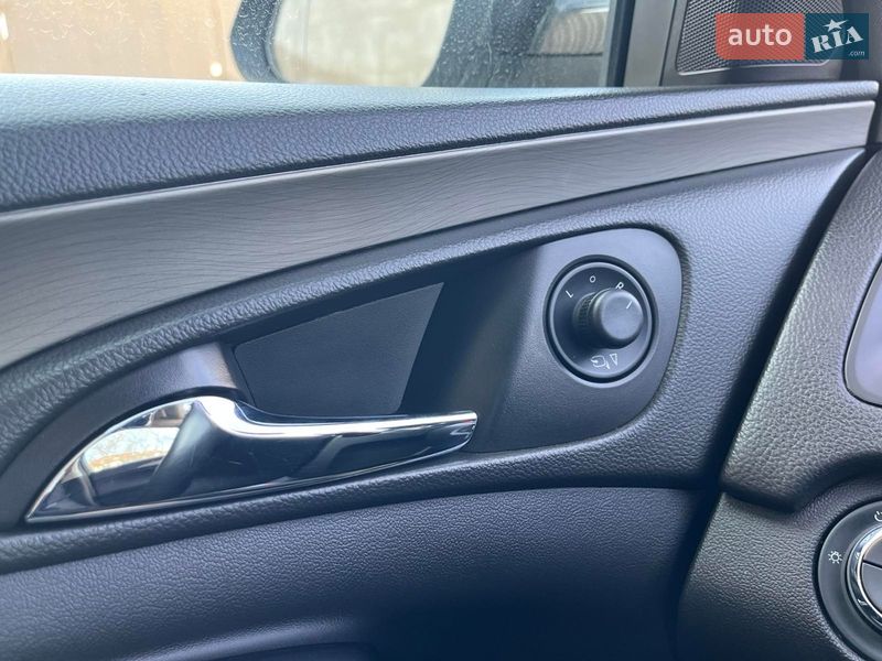 Седан Opel Insignia 2011 в Николаеве