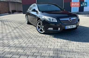 Седан Opel Insignia 2009 в Дубно