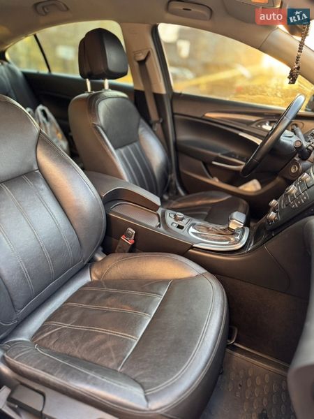 Седан Opel Insignia 2012 в Киеве
