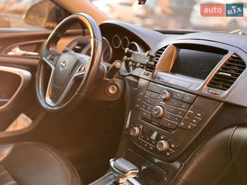 Седан Opel Insignia 2012 в Киеве