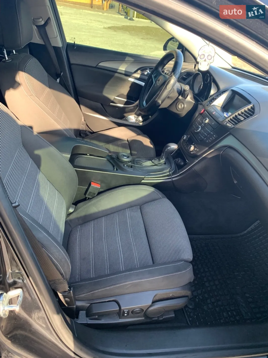 2010 Opel Insignia - мініатюра 7
