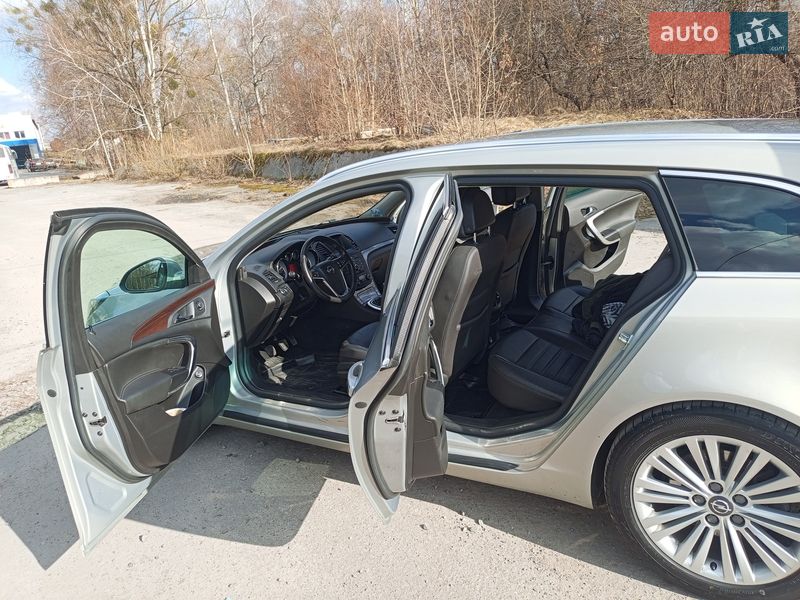 Універсал Opel Insignia 2011 в Звягелі