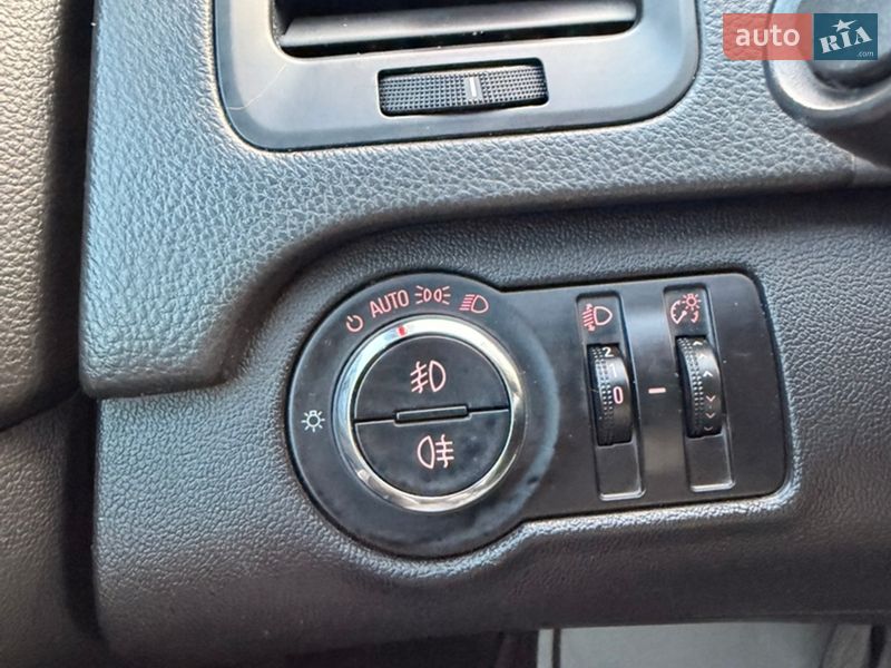 Универсал Opel Insignia 2011 в Хмельницком