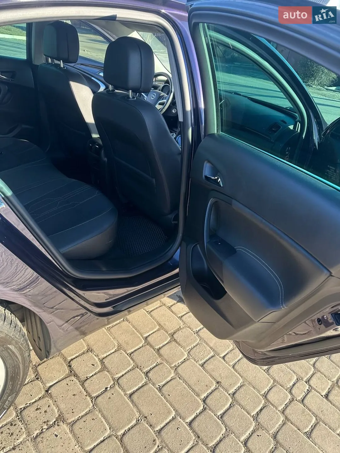 2012 Opel Insignia - мініатюра 10