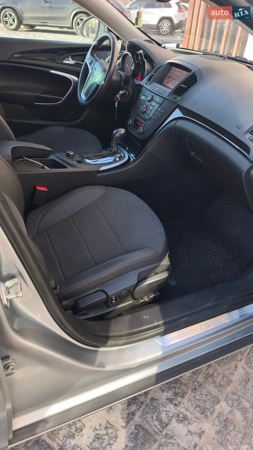 2010 Opel Insignia - мініатюра 11