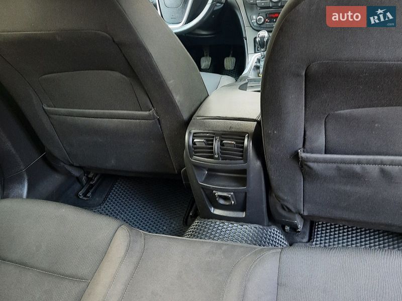 Універсал Opel Insignia 2010 в Галичі