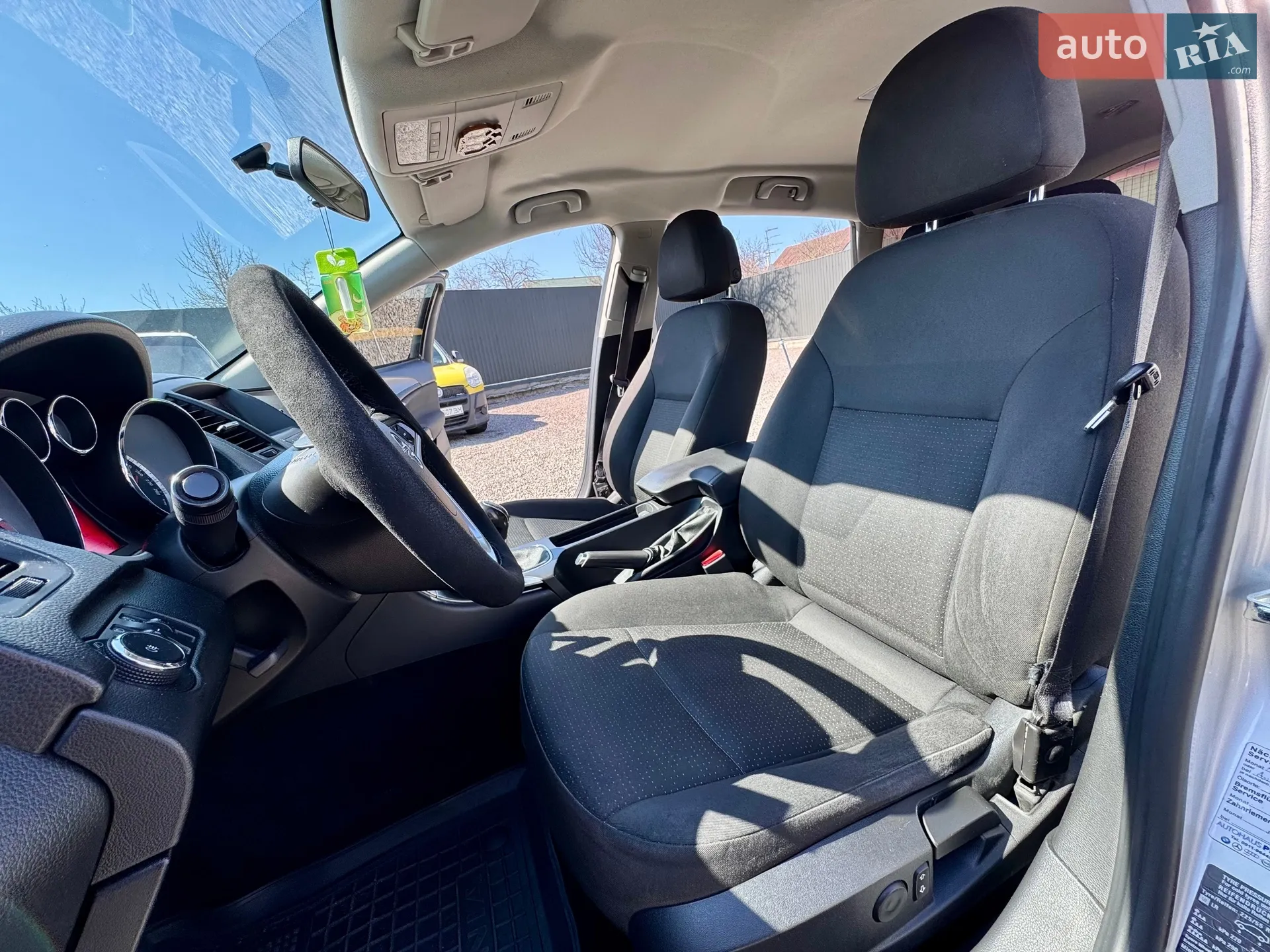 2010 Opel Insignia - мініатюра 18