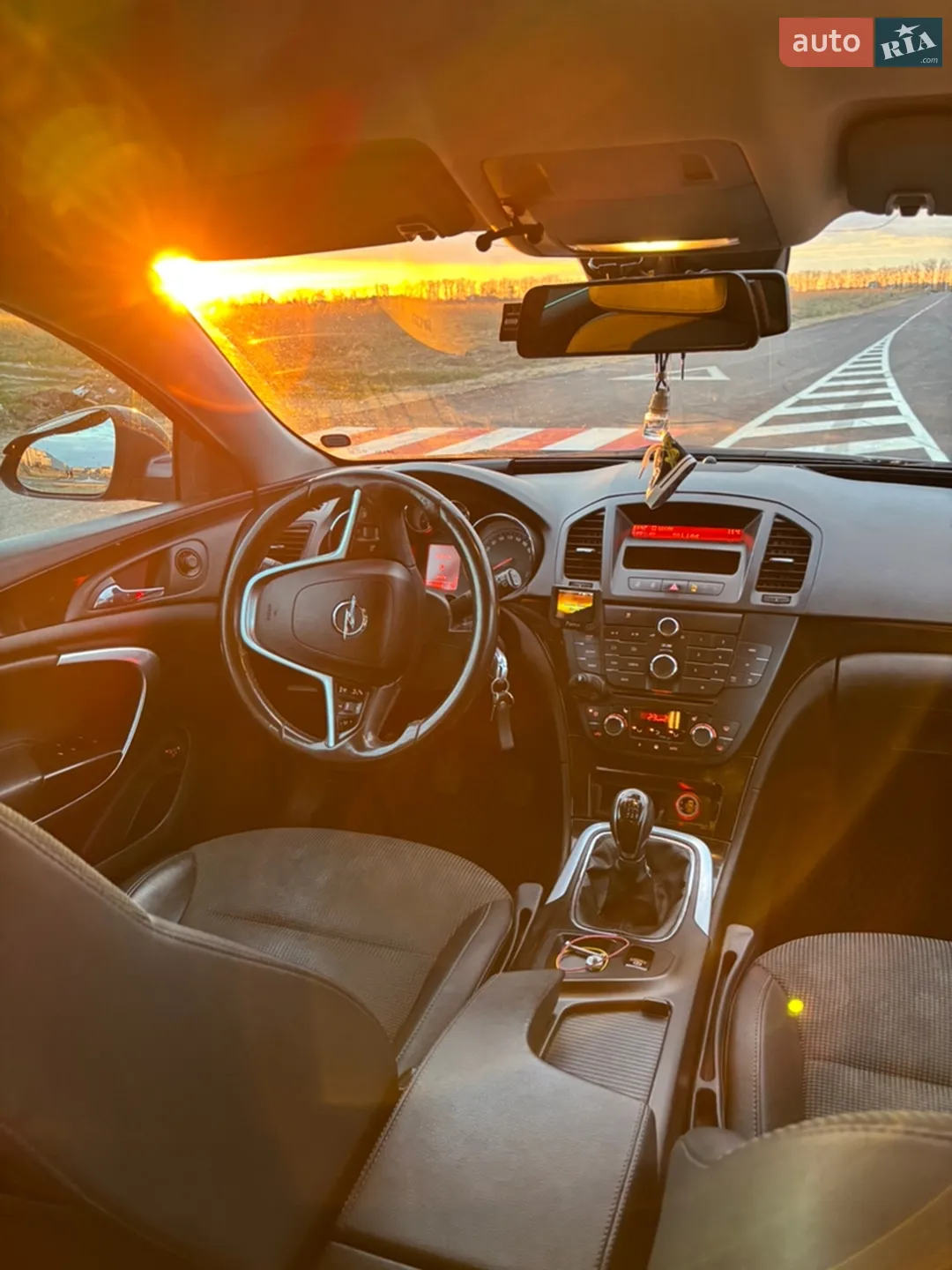 2010 Opel Insignia - мініатюра 4