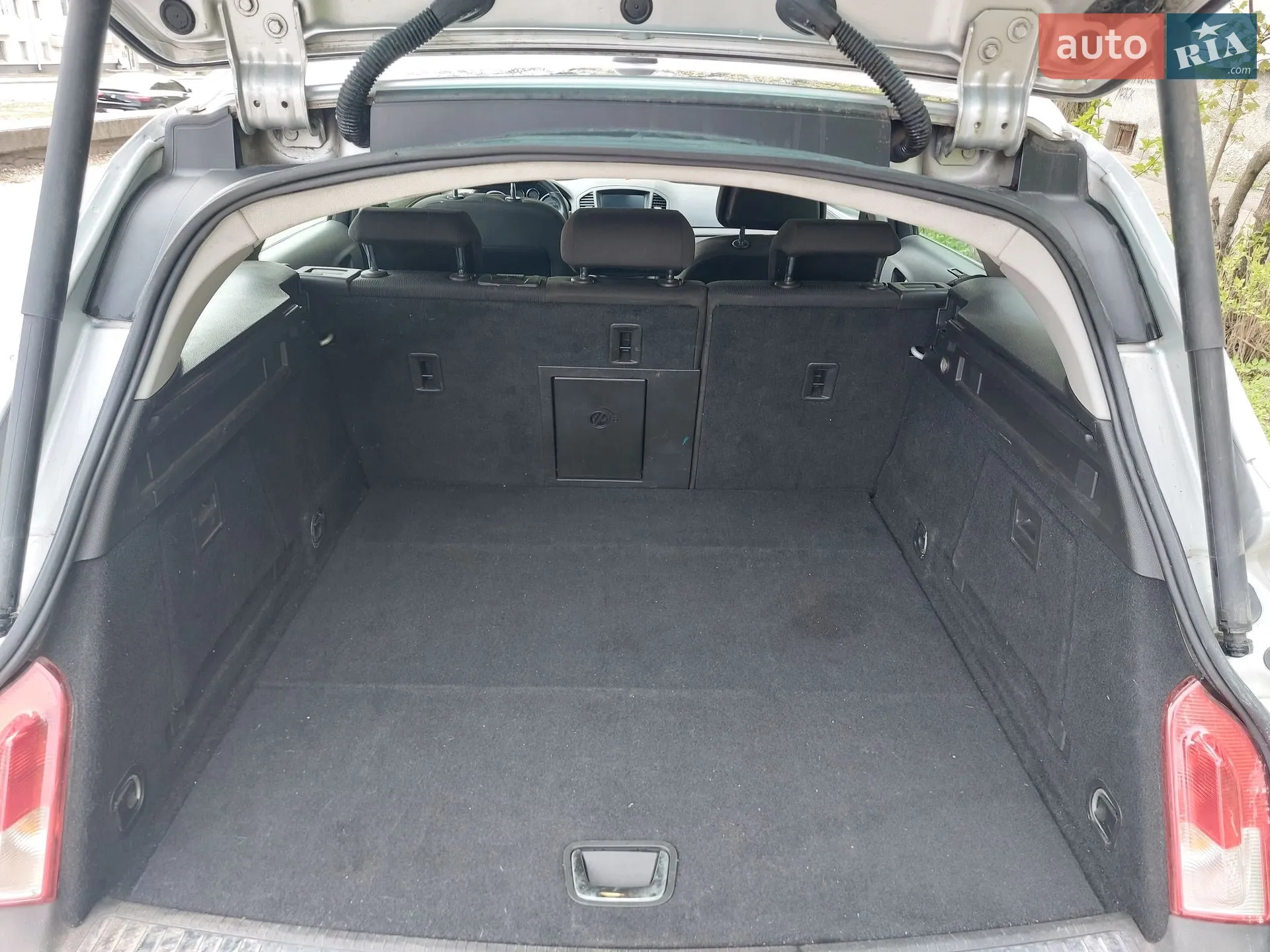 2010 Opel Insignia - мініатюра 9