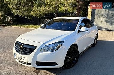 Седан Opel Insignia 2009 в Луцке