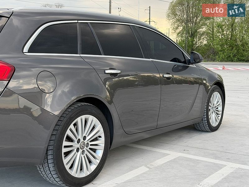 Универсал Opel Insignia 2012 в Звягеле