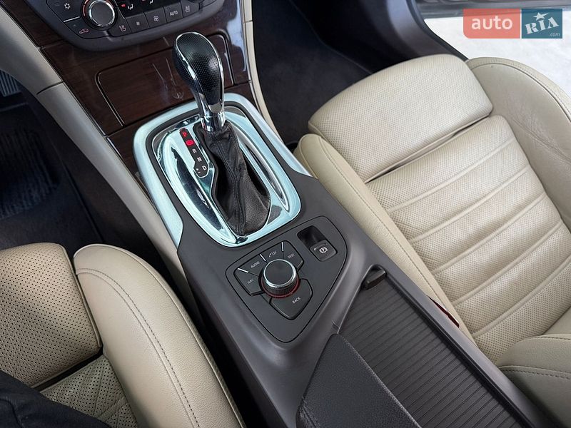 Универсал Opel Insignia 2012 в Звягеле