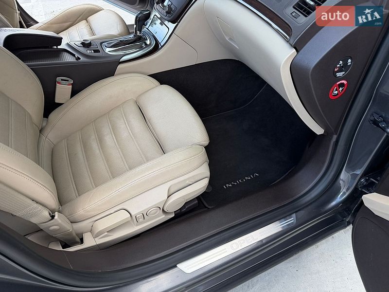 Универсал Opel Insignia 2012 в Звягеле