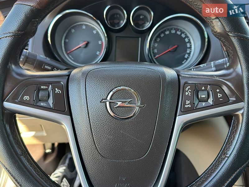 Універсал Opel Insignia 2009 в Києві
