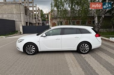 Универсал Opel Insignia 2012 в Вишневом