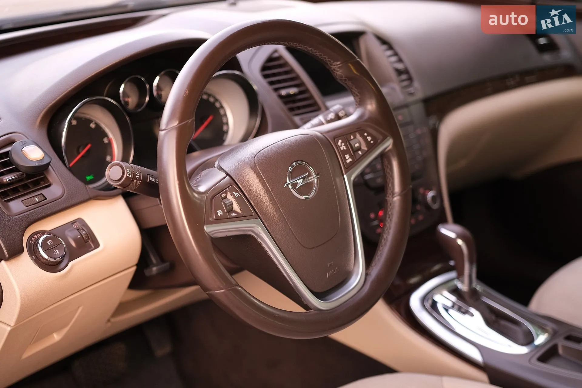 2010 Opel Insignia - мініатюра 8