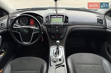Седан Opel Insignia 2012 в Львове