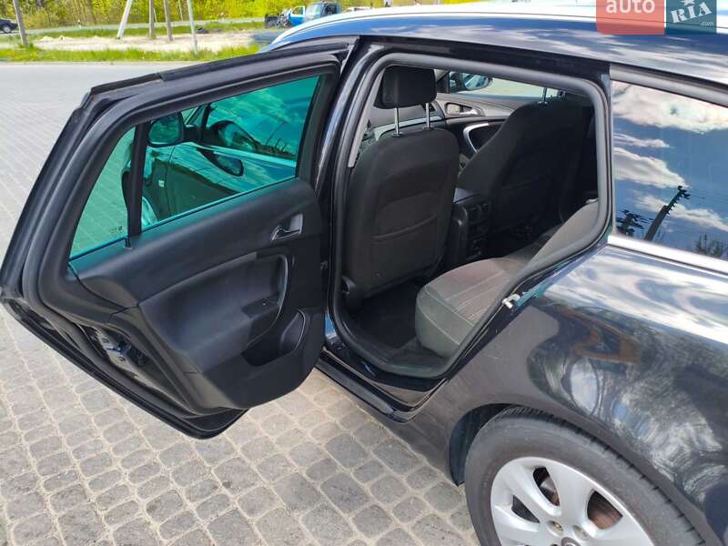 Универсал Opel Insignia 2015 в Львове