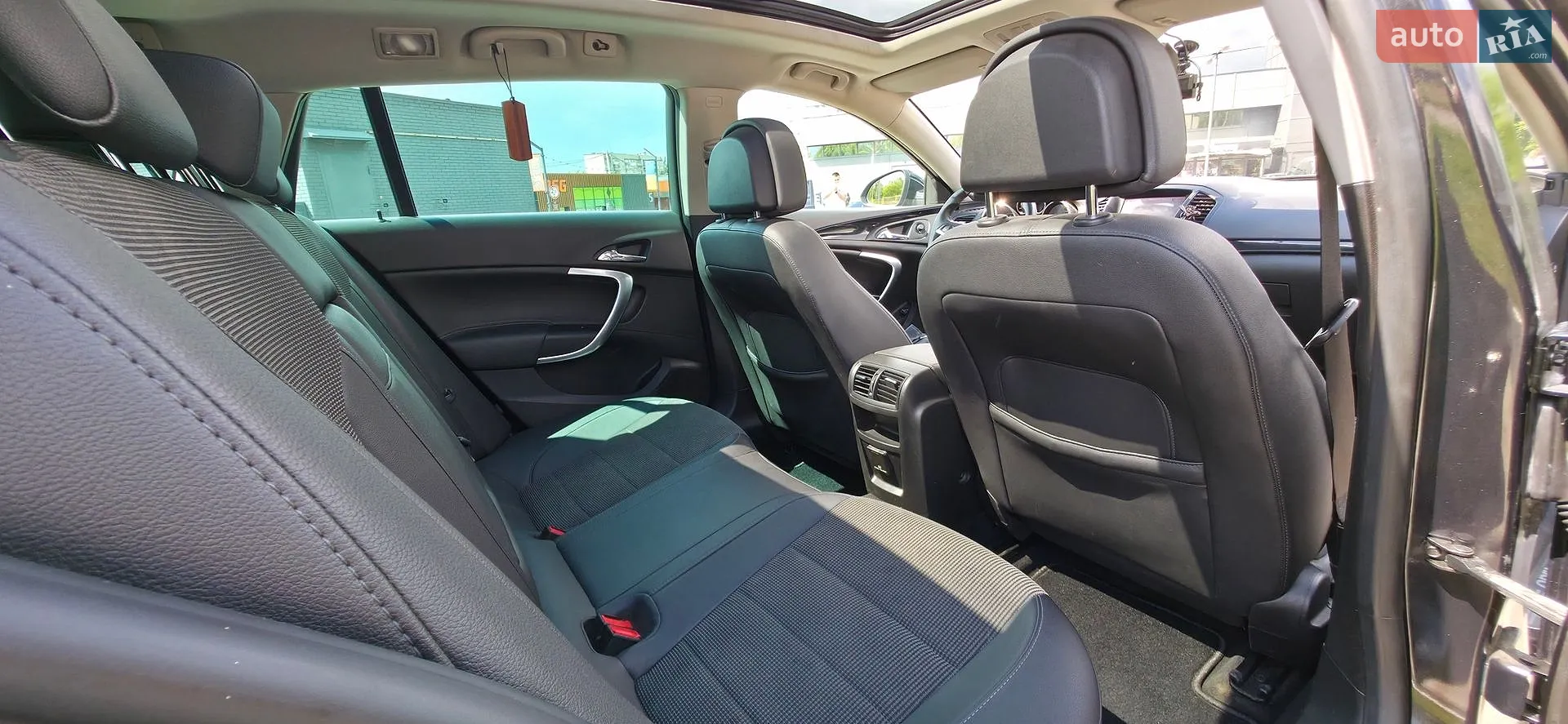 2010 Opel Insignia - мініатюра 6