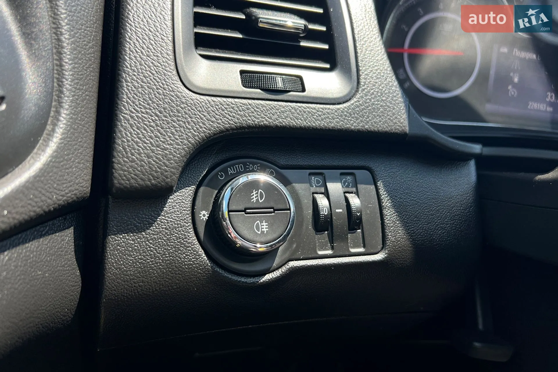 2016 Opel Insignia - мініатюра 18