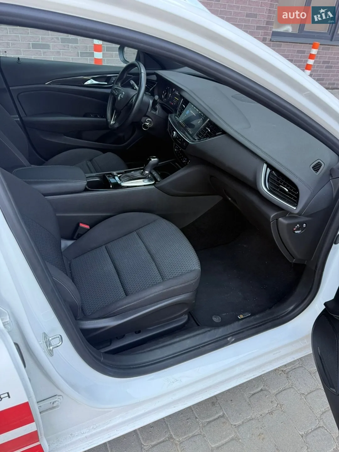 2022 Opel Insignia - мініатюра 12