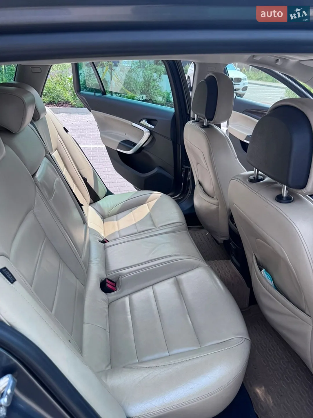2010 Opel Insignia - мініатюра 8