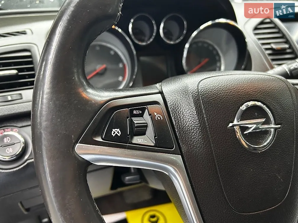 2011 Opel Insignia - мініатюра 18