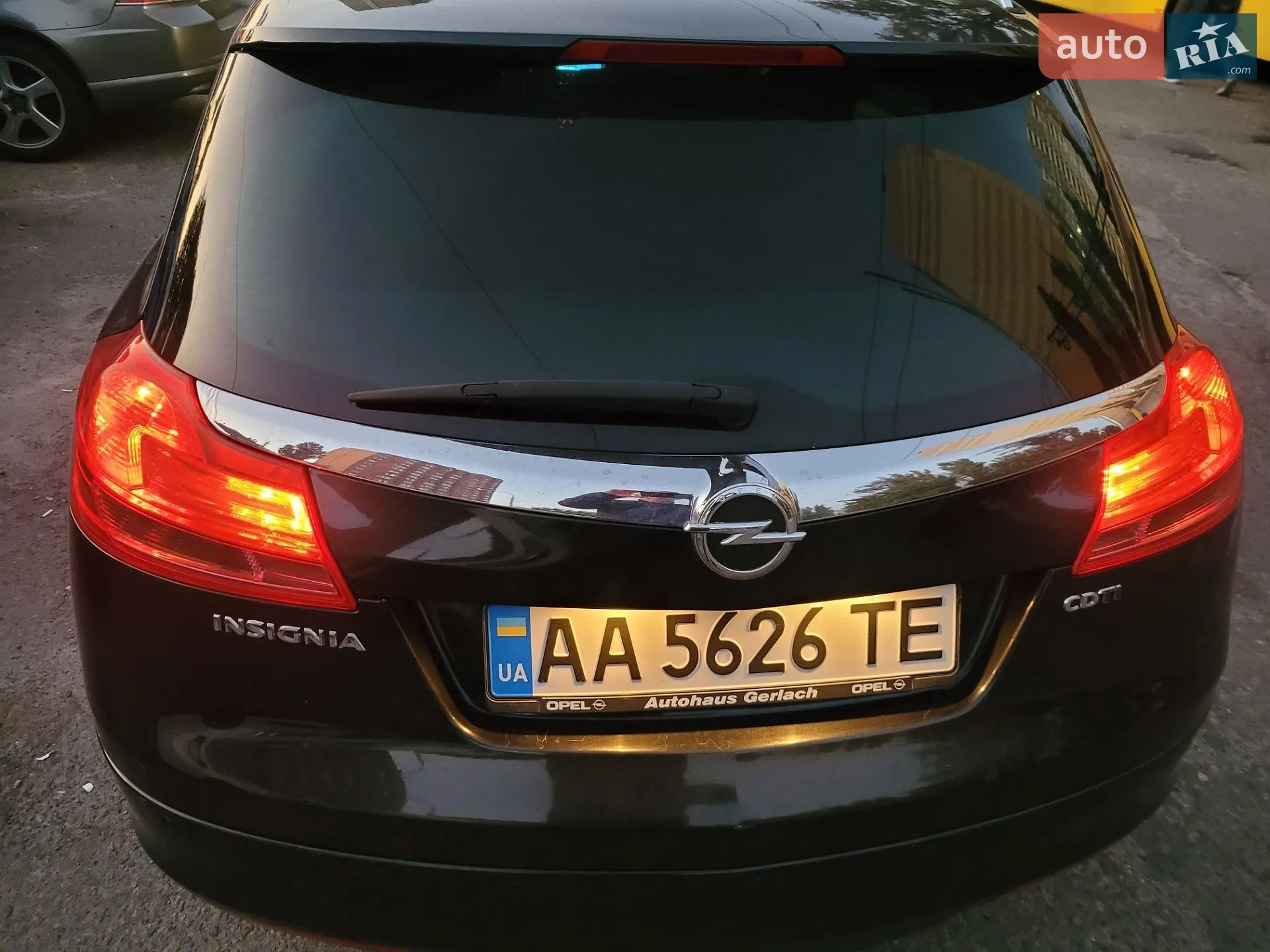 2010 Opel Insignia - мініатюра 3