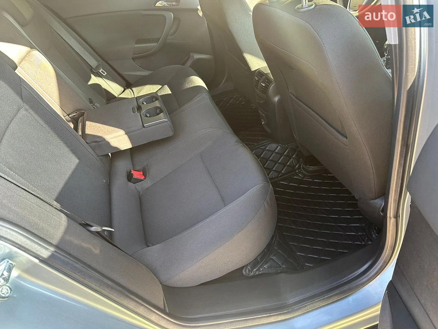 2010 Opel Insignia - мініатюра 36