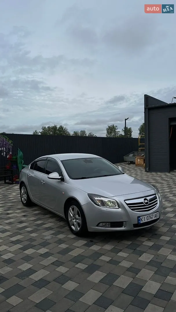 2010 Opel Insignia - мініатюра 2