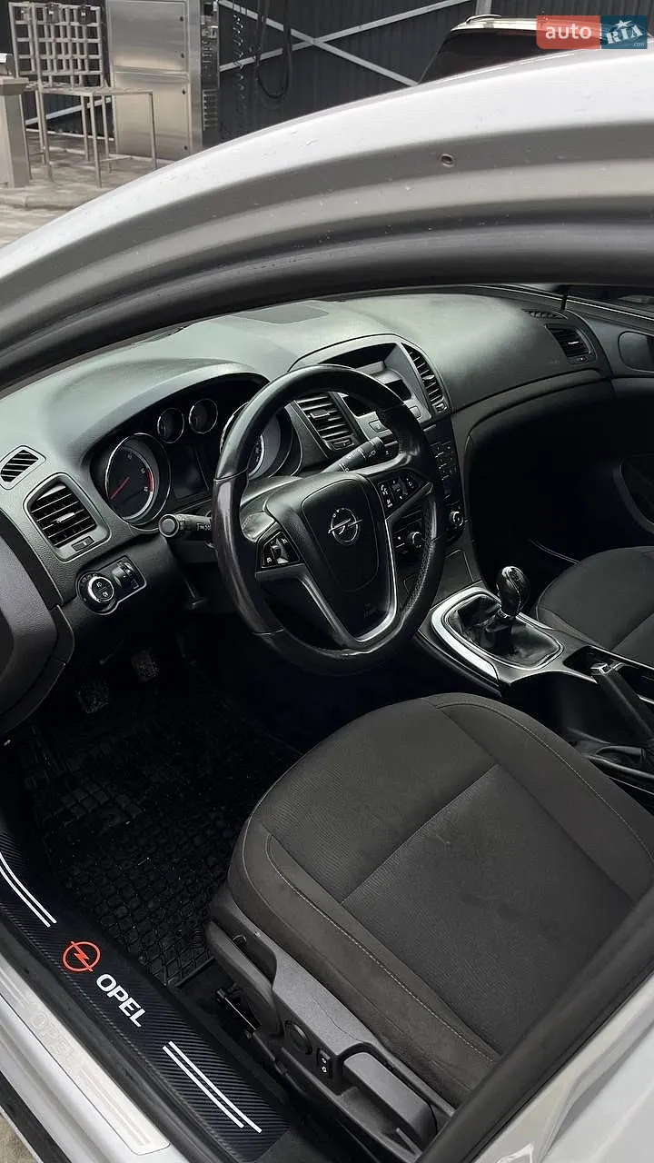2010 Opel Insignia - мініатюра 8