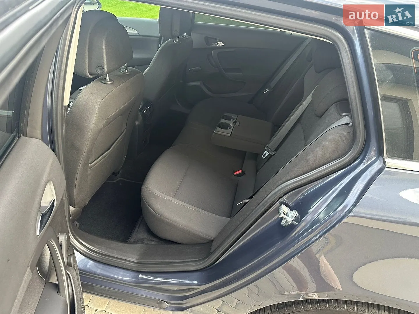 2010 Opel Insignia - мініатюра 13