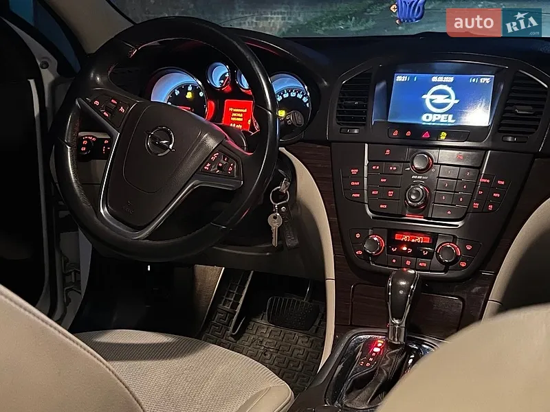 Opel Insignia 2011