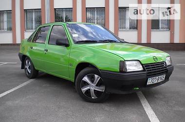 Седан Opel Kadett 1986 в Києві