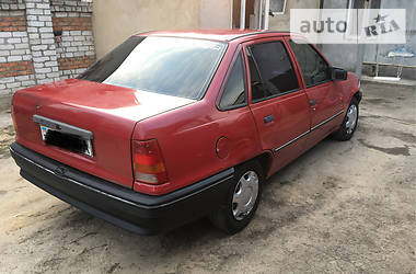 Седан Opel Kadett 1988 в Николаеве