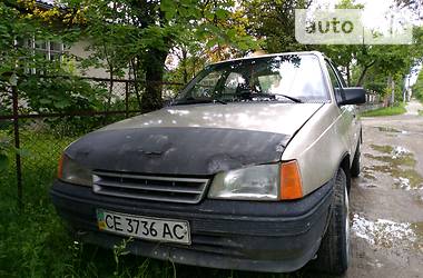 Хэтчбек Opel Kadett 1990 в Вижнице