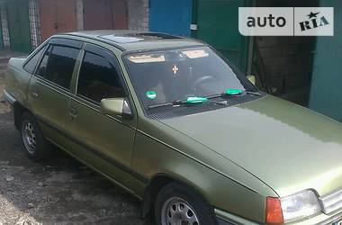 Седан Opel Kadett 1988 в Верхнеднепровске