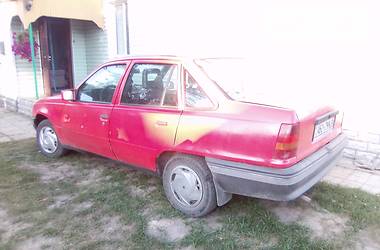 Седан Opel Kadett 1988 в Малине