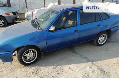 Седан Opel Kadett 1987 в Черновцах