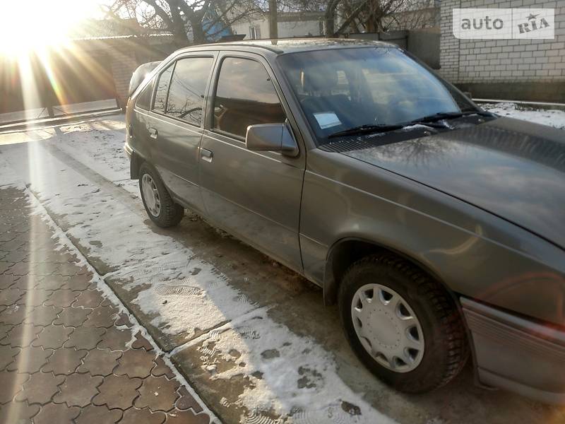 Хэтчбек Opel Kadett 1987 в Крыжополе