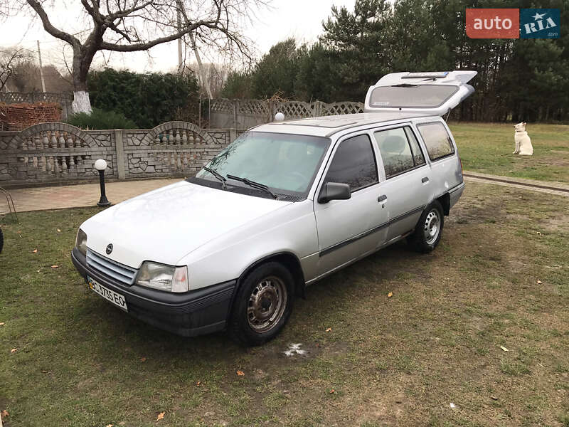 Універсал Opel Kadett 1988 в Львові