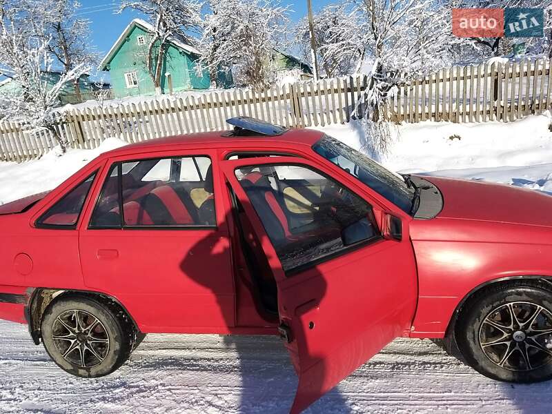 Седан Opel Kadett 1987 в Турці