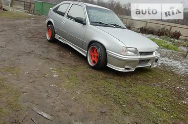 Седан Opel Kadett 1986 в Обухове