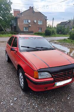 Хэтчбек Opel Kadett 1986 в Хотине