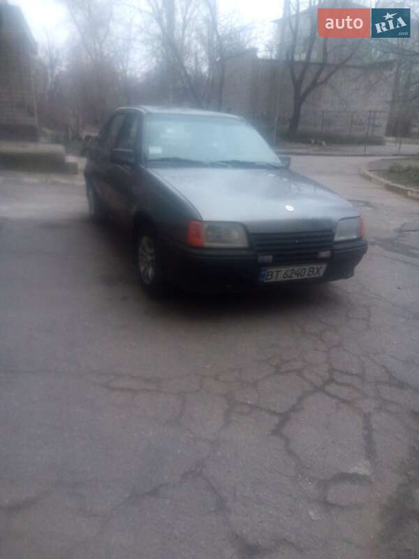 Седан Opel Kadett 1988 в Нікополі фото 3 Седан Opel Kadett 1988 в Нікополі