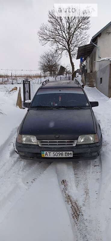 Универсал Opel Kadett 1990 в Рогатине
