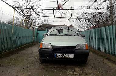 Хэтчбек Opel Kadett 1986 в Каменец-Подольском