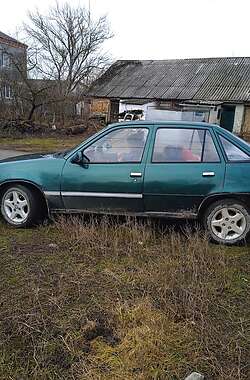 Седан Opel Kadett 1986 в Городку