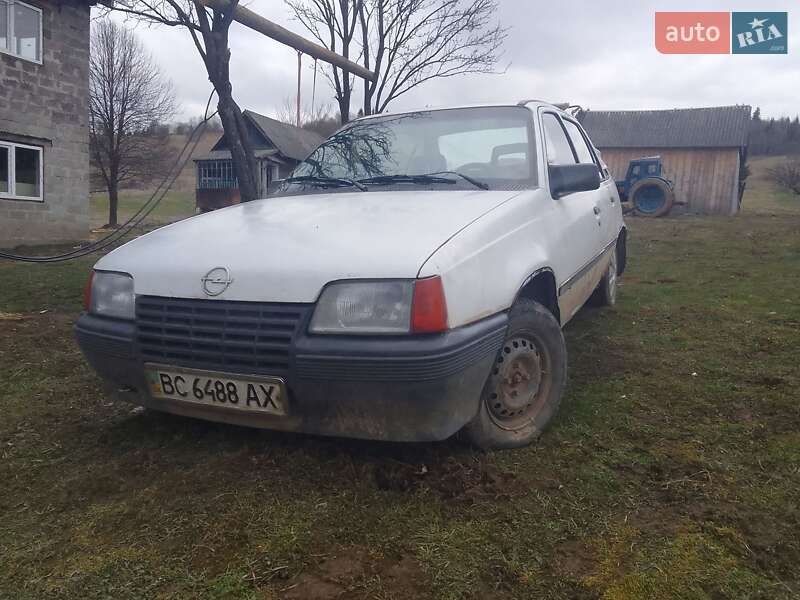 Седан Opel Kadett 1988 в Турці