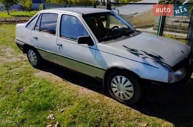 Седан Opel Kadett 1988 в Дніпрі